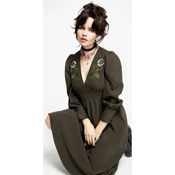 New Disturbia Huldra Embroidered Midi Dress Sz 14 US - Picture 6 of 11